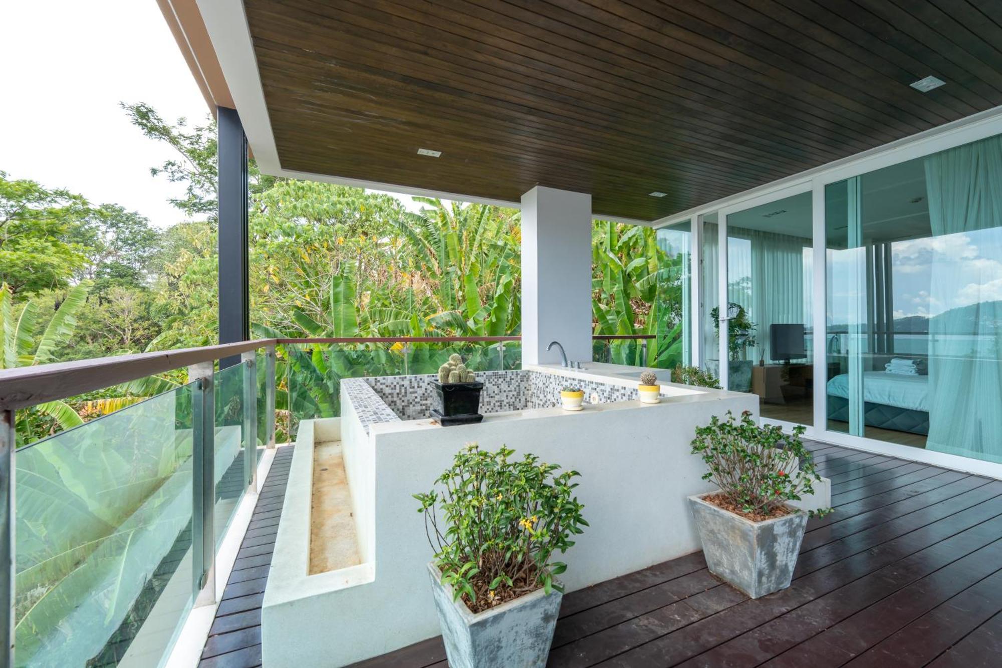 The Privilege Residence Patong Exterior photo